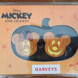 Harveys Seatbelt Pin Set Disney Pumpkin Minnie & Mickey Mouse New In Box